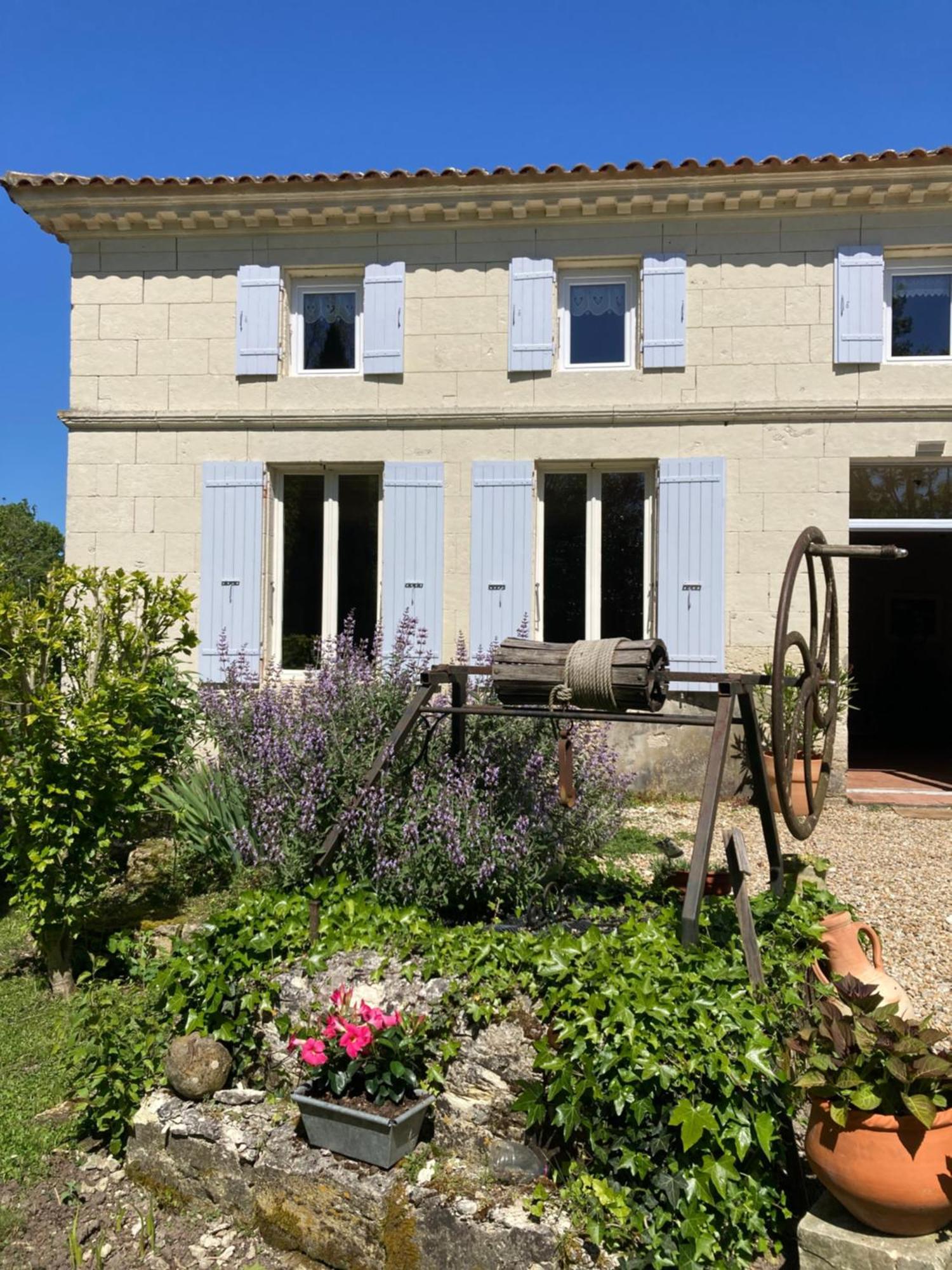 Les Ganivelles Leilighet Saint-Dizant-du-Gua Eksteriør bilde